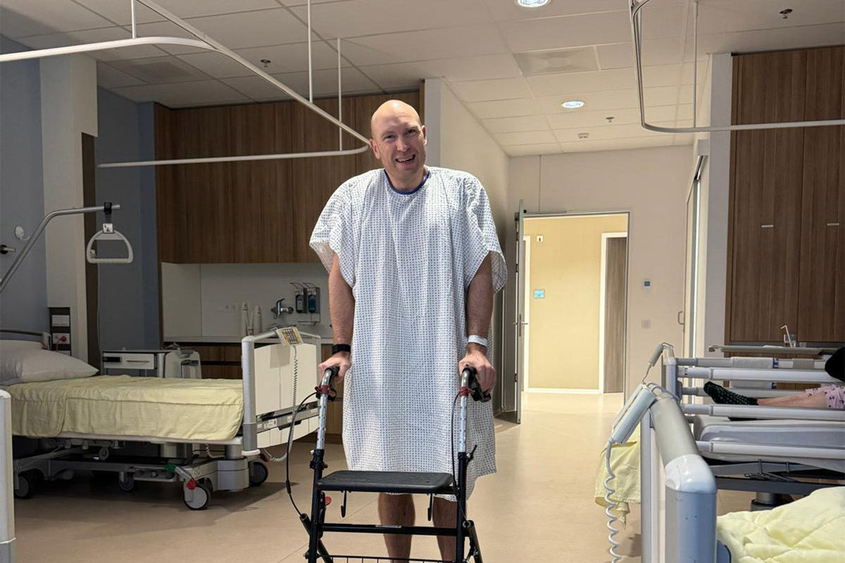 Van Aanrijding naar Marathon: Hoe Rood Licht Therapie Mijn Zenuwstelsel Redde na Cauda Equina Syndroom