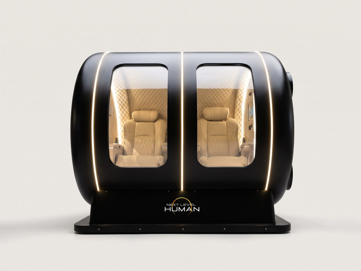 Next Level Hyperbaric 2-seats Deluxe vooraanzicht met twee ramen, lichte achtergrond